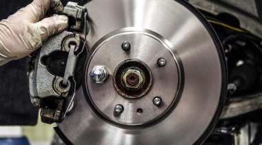 Best Brake Pads for Ford F-150 2018 (For Smooth, Vibration-Free Braking)